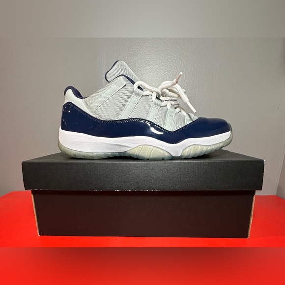 Size 9.5 - Air Jordan 11 Retro Low Georgetown